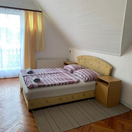 Kriszta Apartmanhaz Διαμέρισμα Balatonlelle Εξωτερικό φωτογραφία