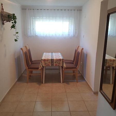 Kriszta Apartmanhaz Διαμέρισμα Balatonlelle Εξωτερικό φωτογραφία