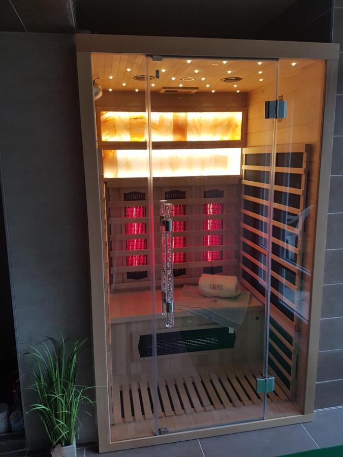 Kriszta Apartmanhaz Διαμέρισμα Balatonlelle Εξωτερικό φωτογραφία