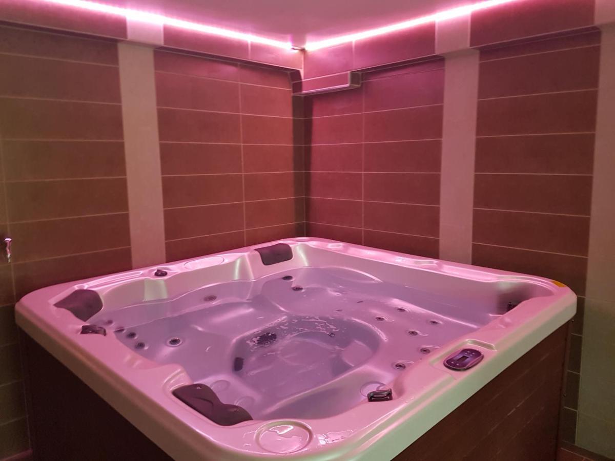 Kriszta Apartmanhaz Διαμέρισμα Balatonlelle Εξωτερικό φωτογραφία