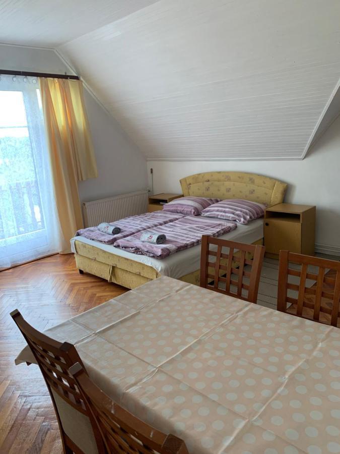 Kriszta Apartmanhaz Διαμέρισμα Balatonlelle Εξωτερικό φωτογραφία