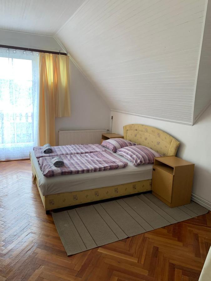 Kriszta Apartmanhaz Διαμέρισμα Balatonlelle Εξωτερικό φωτογραφία