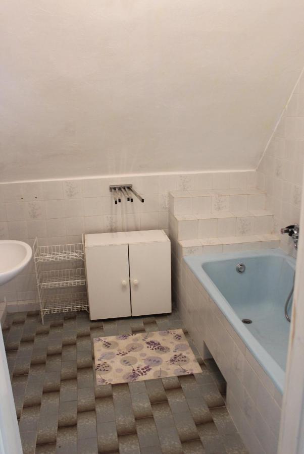 Kriszta Apartmanhaz Διαμέρισμα Balatonlelle Εξωτερικό φωτογραφία