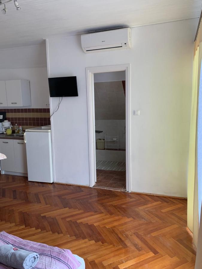 Kriszta Apartmanhaz Διαμέρισμα Balatonlelle Εξωτερικό φωτογραφία