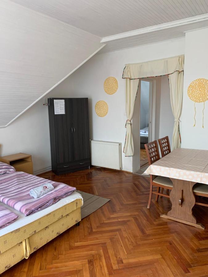Kriszta Apartmanhaz Διαμέρισμα Balatonlelle Εξωτερικό φωτογραφία