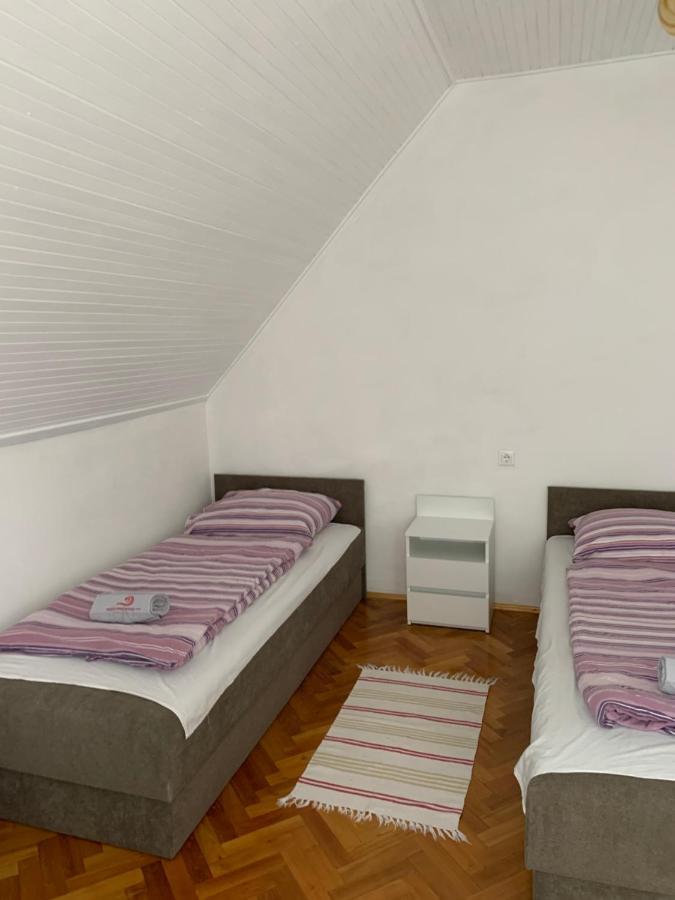 Kriszta Apartmanhaz Διαμέρισμα Balatonlelle Εξωτερικό φωτογραφία