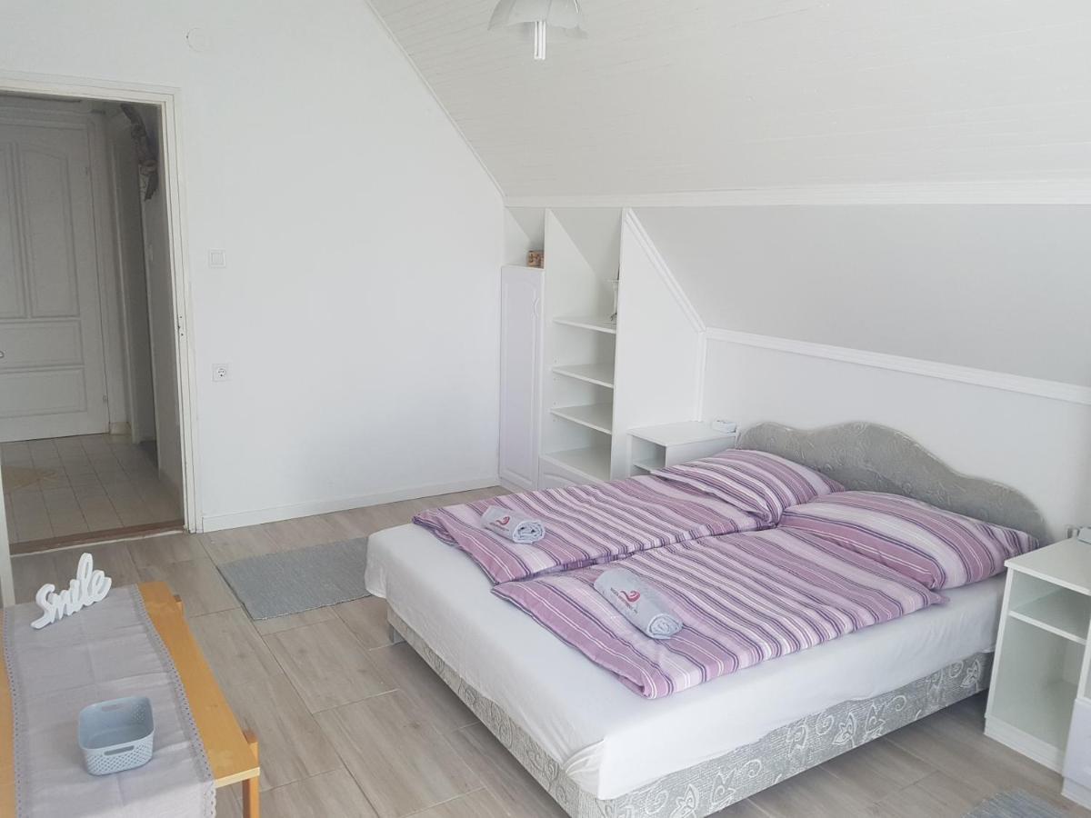 Kriszta Apartmanhaz Διαμέρισμα Balatonlelle Εξωτερικό φωτογραφία