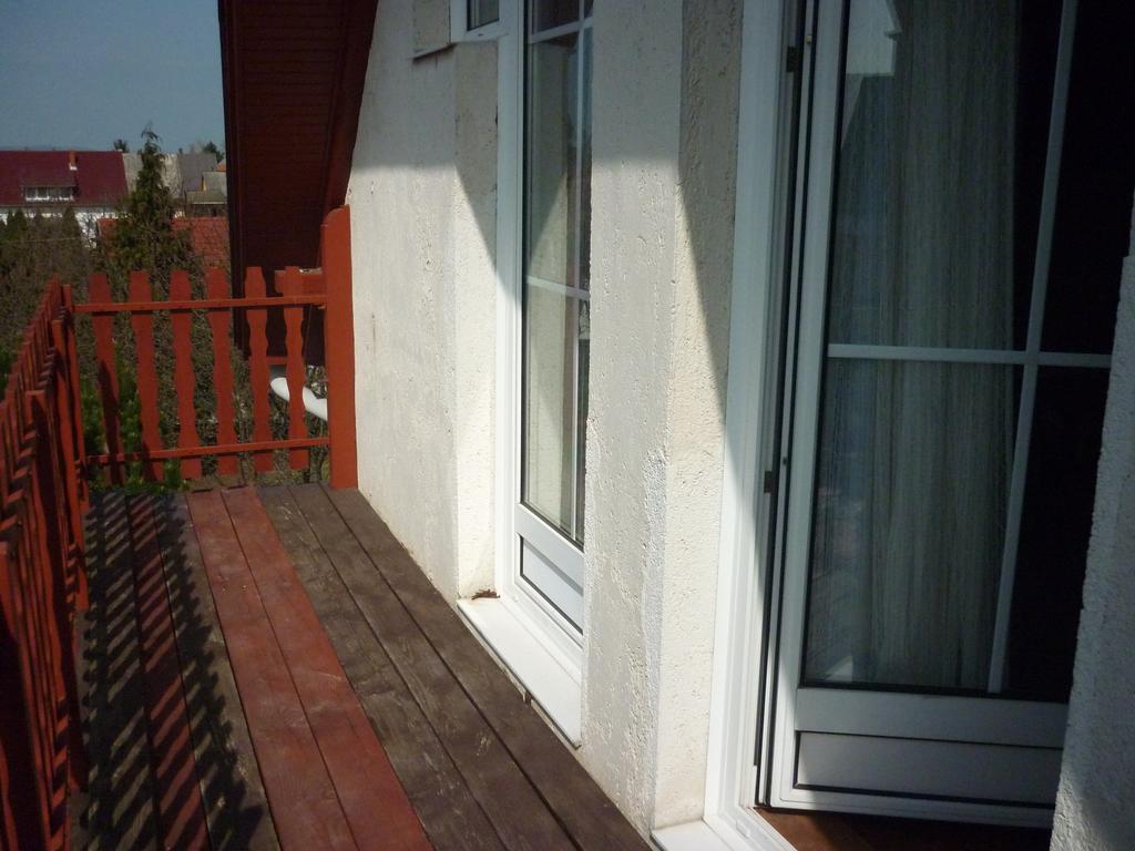 Kriszta Apartmanhaz Διαμέρισμα Balatonlelle Εξωτερικό φωτογραφία