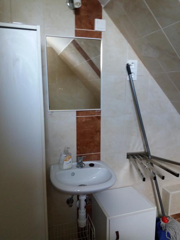 Kriszta Apartmanhaz Διαμέρισμα Balatonlelle Εξωτερικό φωτογραφία