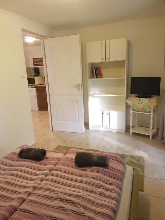 Kriszta Apartmanhaz Διαμέρισμα Balatonlelle Εξωτερικό φωτογραφία