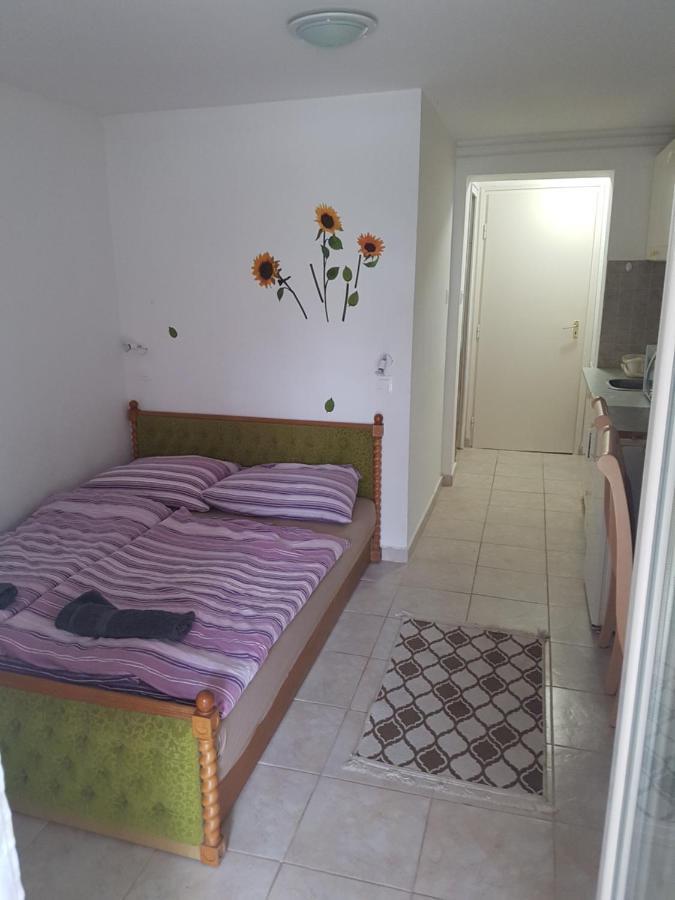 Kriszta Apartmanhaz Διαμέρισμα Balatonlelle Εξωτερικό φωτογραφία