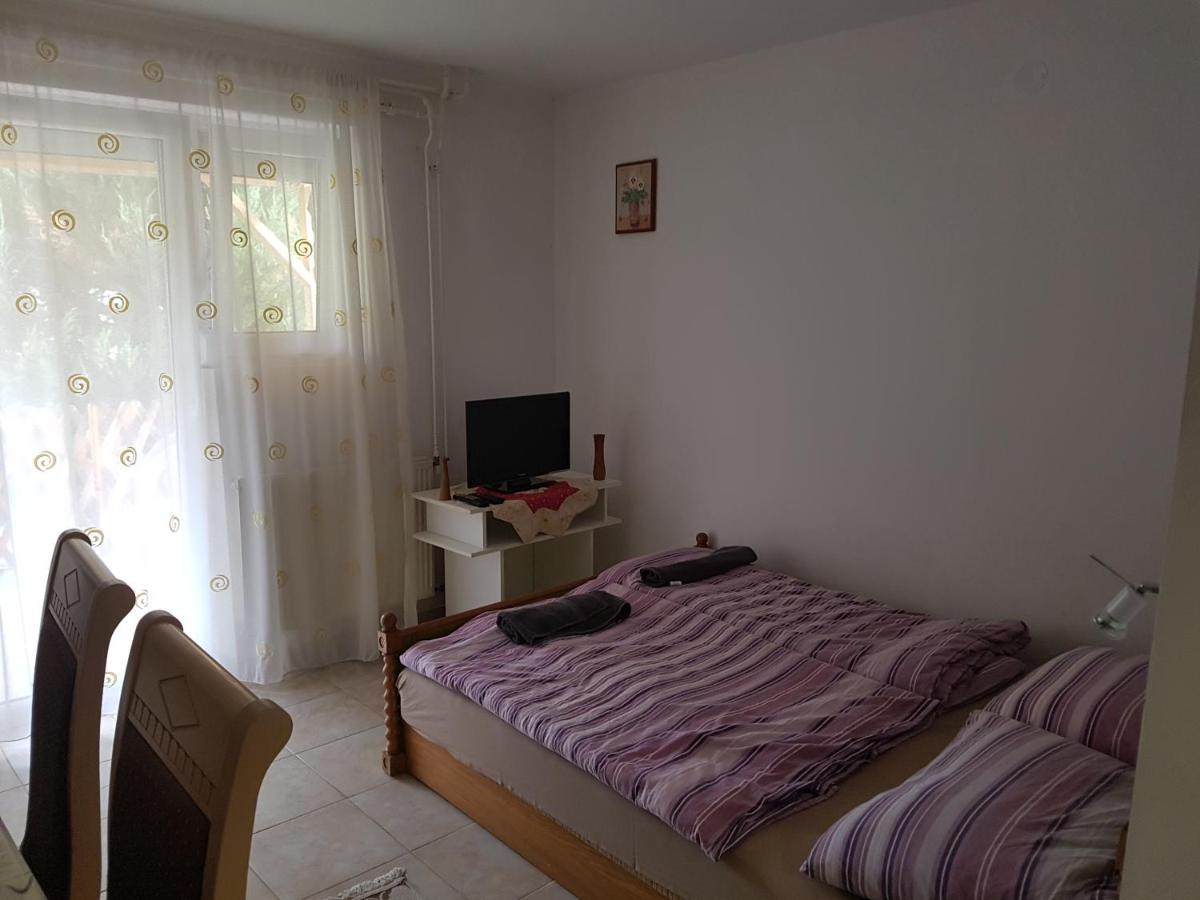 Kriszta Apartmanhaz Διαμέρισμα Balatonlelle Εξωτερικό φωτογραφία