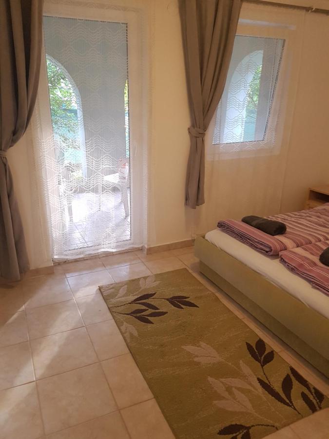 Kriszta Apartmanhaz Διαμέρισμα Balatonlelle Εξωτερικό φωτογραφία