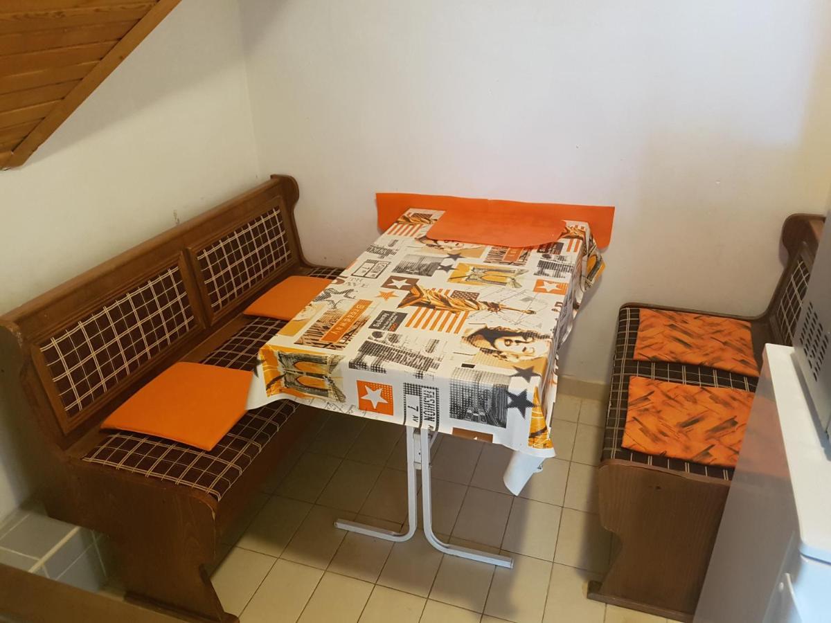 Kriszta Apartmanhaz Διαμέρισμα Balatonlelle Εξωτερικό φωτογραφία