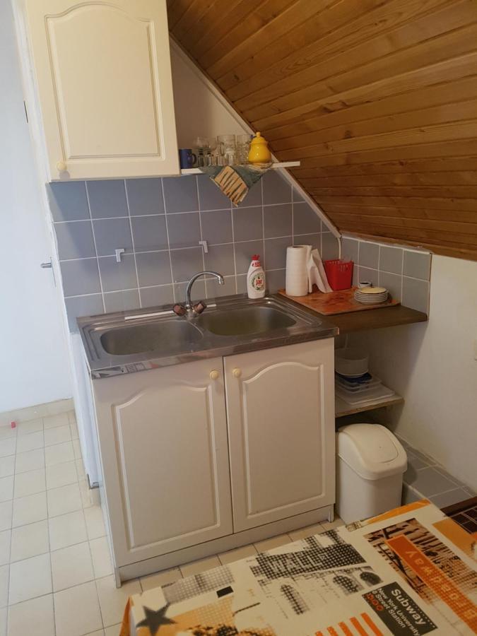 Kriszta Apartmanhaz Διαμέρισμα Balatonlelle Εξωτερικό φωτογραφία
