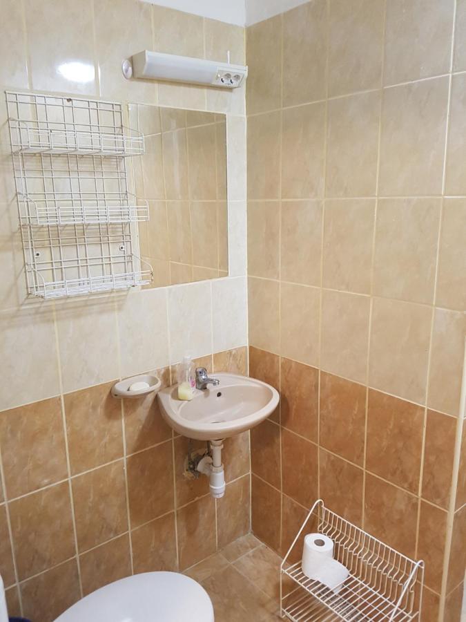 Kriszta Apartmanhaz Διαμέρισμα Balatonlelle Εξωτερικό φωτογραφία